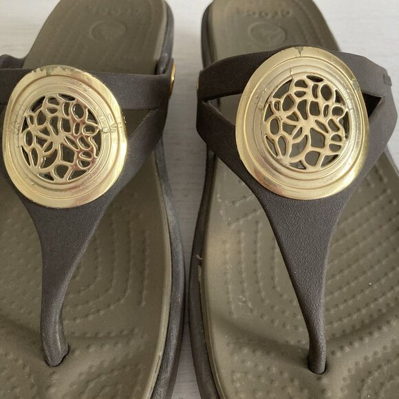 Crocs Womens Sanrah Circle Wedge Flip Flop Sandals Size 7 Brown Comfort - Picture 2 of 10